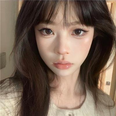 蓝海少女海报