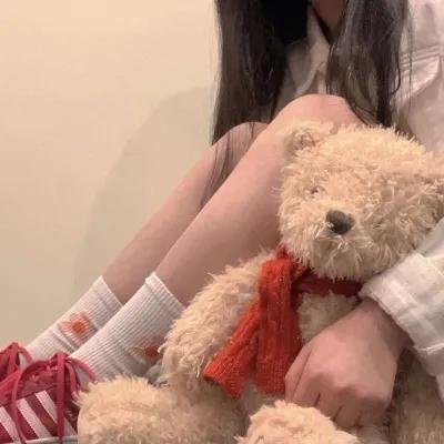 幽灵与未亡人海报